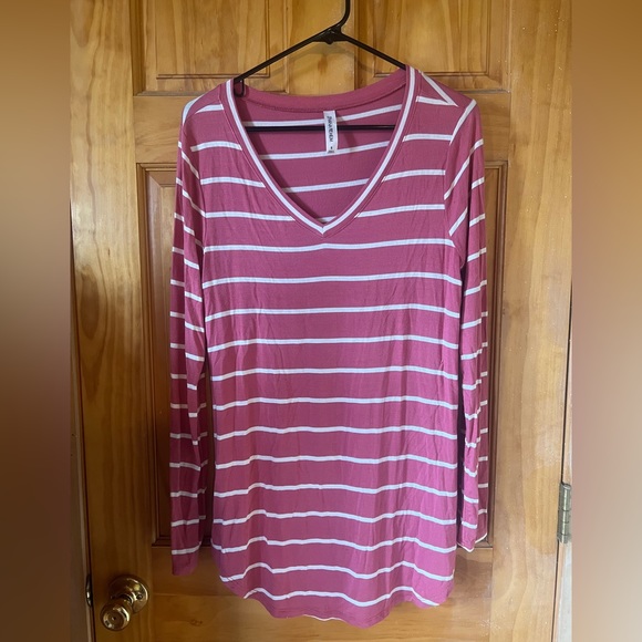 Zenana long sleeve tunic - Picture 1 of 3